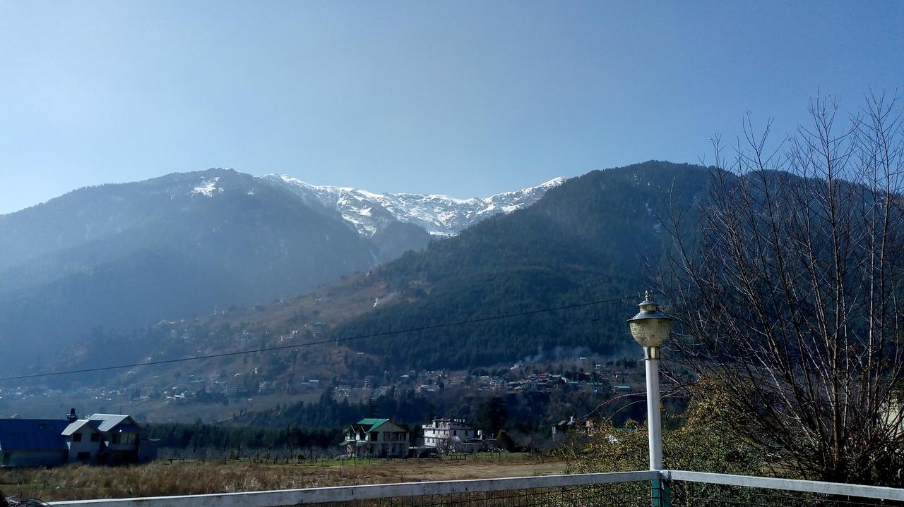 Hotel Mountain Inn Manāli Pokoj fotografie